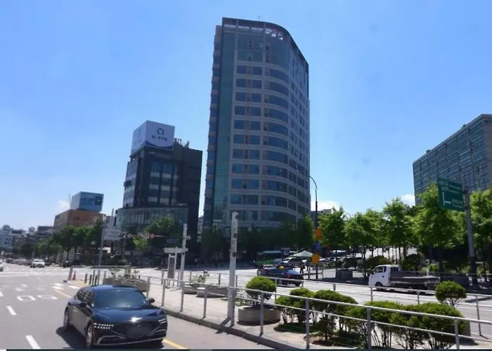 Tiffany & Jessica House - A High Rise In Korea With The Convenient Transportation, Diverse Shopping Options, And Excellent Access To Popular Attractions 서울특별시