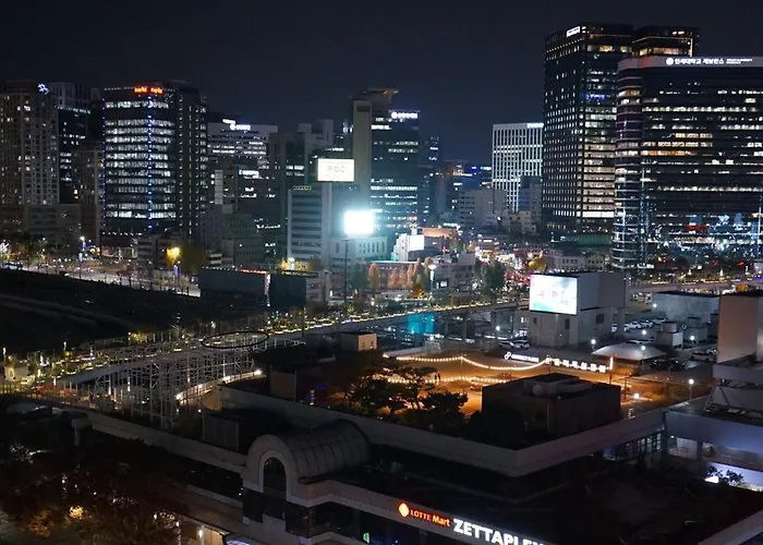 아파트 Tiffany & Jessica House - A High Rise In Korea With The Convenient Transportation, Diverse Shopping Options, And Excellent Access To Popular Attractions *