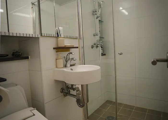 아파트 Tiffany & Jessica House - A High Rise In Korea With The Convenient Transportation, Diverse Shopping Options, And Excellent Access To Popular Attractions