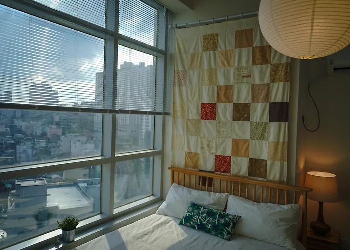 Tiffany & Jessica House - A High Rise In Korea With The Convenient Transportation, Diverse Shopping Options, And Excellent Access To Popular Attractions 아파트