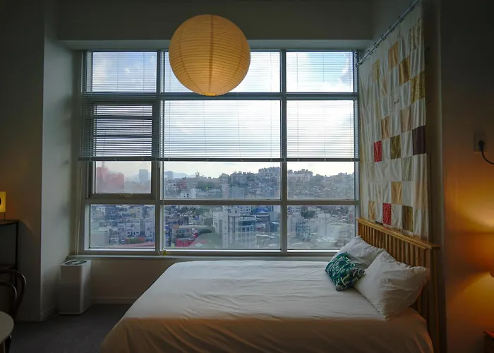 아파트 Tiffany & Jessica House - A High Rise In Korea With The Convenient Transportation, Diverse Shopping Options, And Excellent Access To Popular Attractions *