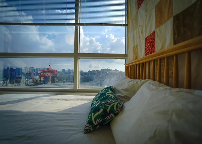 Tiffany & Jessica House - A High Rise In Korea With The Convenient Transportation, Diverse Shopping Options, And Excellent Access To Popular Attractions *