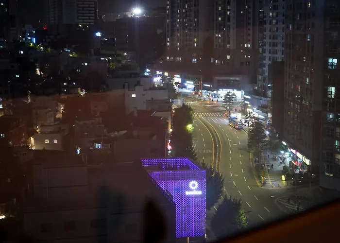 Tiffany & Jessica House - A High Rise In Korea With The Convenient Transportation, Diverse Shopping Options, And Excellent Access To Popular Attractions 아파트 *