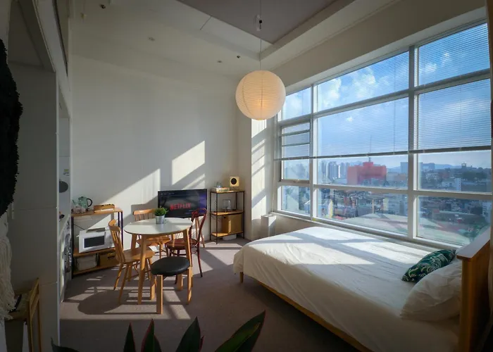 Tiffany & Jessica House - A High Rise In Korea With The Convenient Transportation, Diverse Shopping Options, And Excellent Access To Popular Attractions 서울특별시