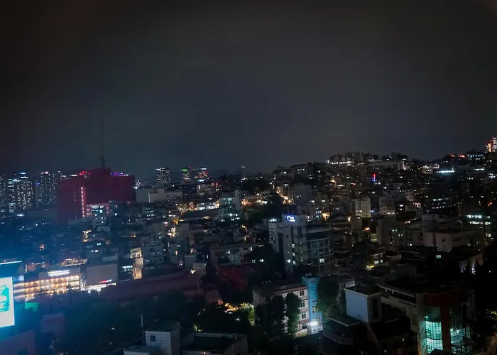 Tiffany & Jessica House - A High Rise In Korea With The Convenient Transportation, Diverse Shopping Options, And Excellent Access To Popular Attractions 아파트
