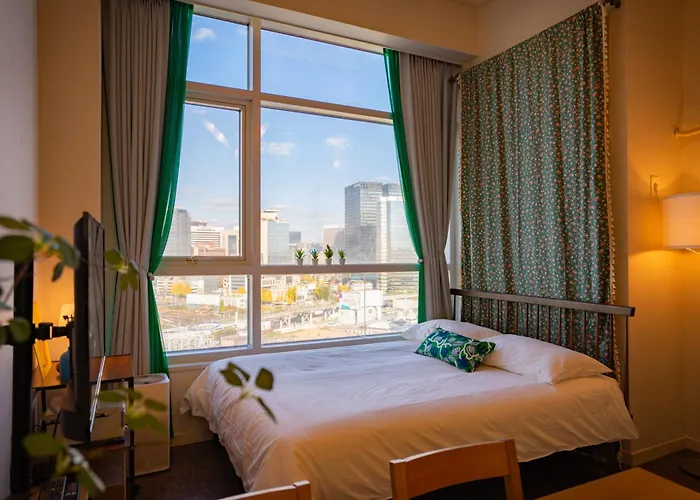 아파트 Tiffany & Jessica House - A High Rise In Korea With The Convenient Transportation, Diverse Shopping Options, And Excellent Access To Popular Attractions